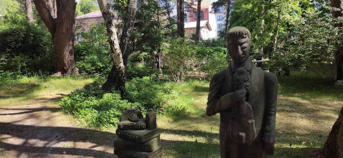 Сквер скульптур