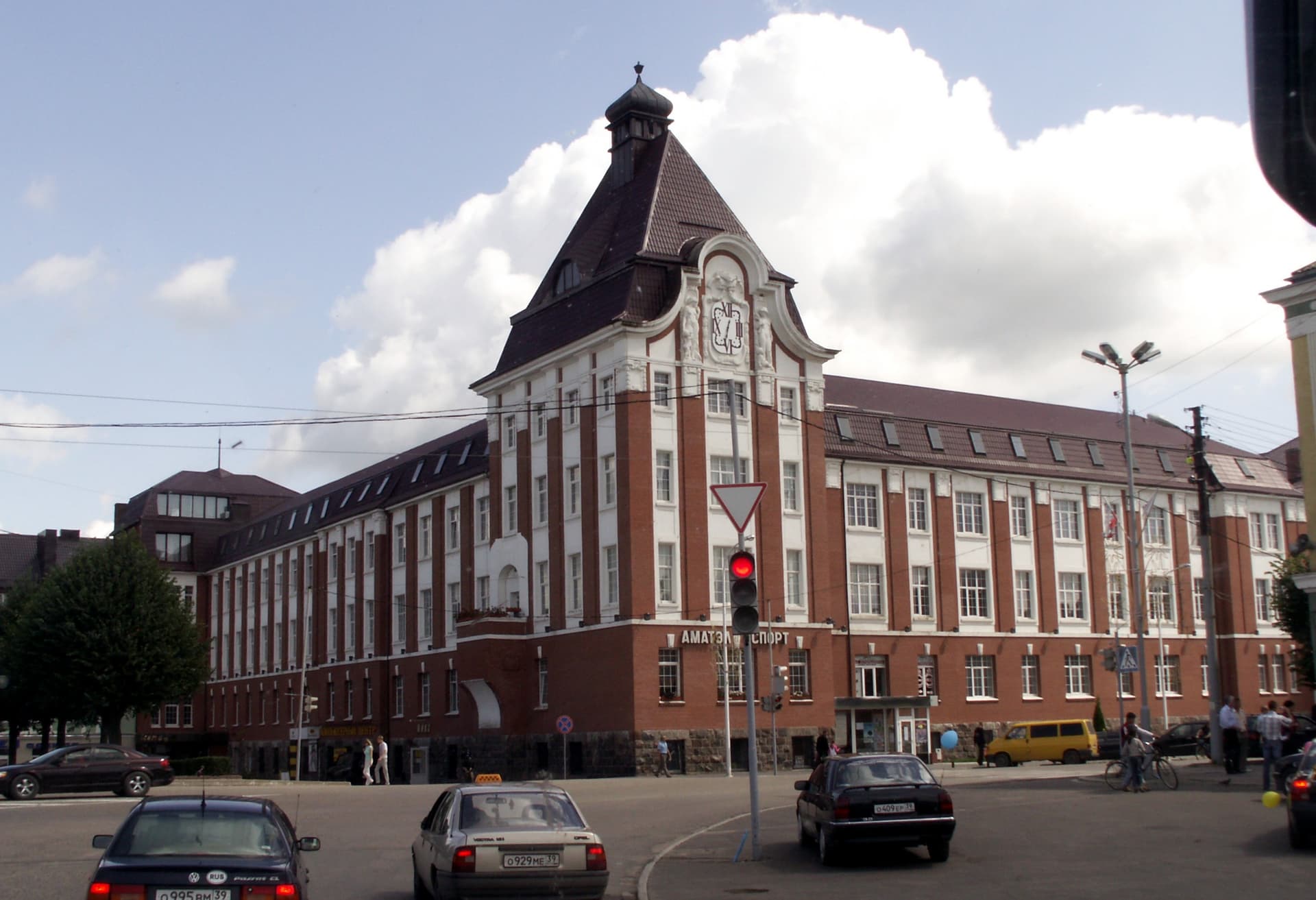 Памятник С.И. Гусеву