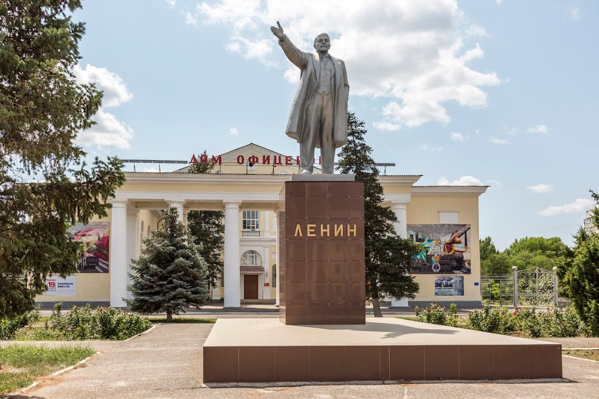 Памятник оленю